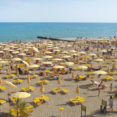 Le Residenze Mediterranee 730s דירה